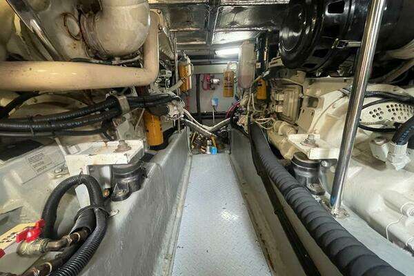 Sea Ray 480 Sedan Bridge Yacht For Sale