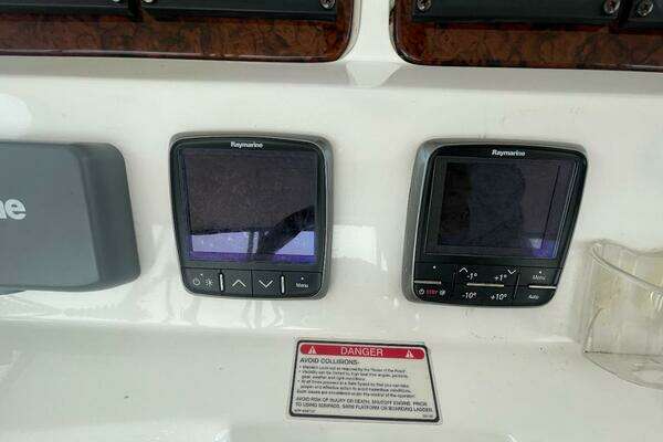 Sea Ray 480 Sedan Bridge Yacht For Sale