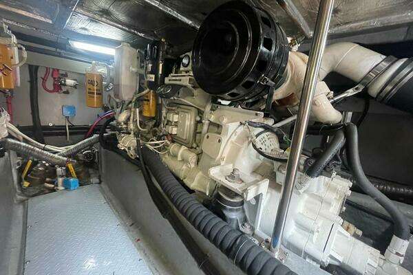 Sea Ray 480 Sedan Bridge Yacht For Sale