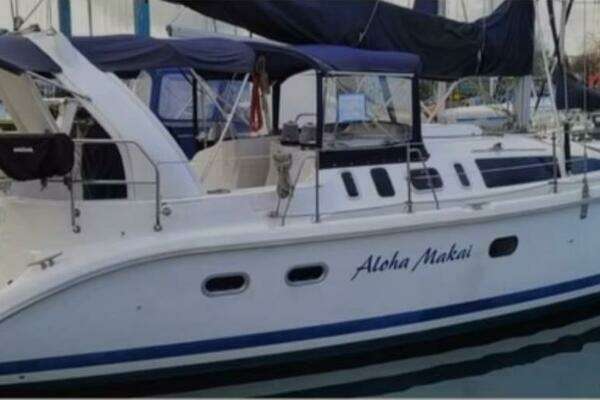 Photo of the 1998 Hunter 410 "Aloha Makai"