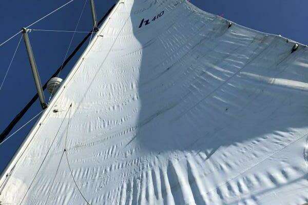 Photo of the 1998 Hunter 410 "Aloha Makai"