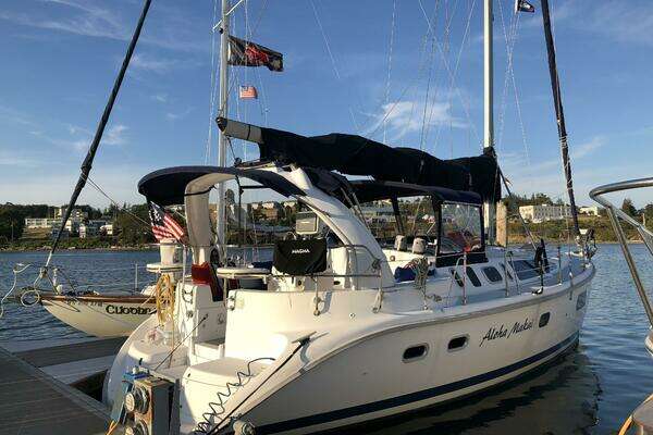 Photo of the 1998 Hunter 410 "Aloha Makai"