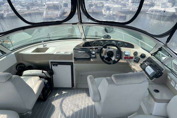 Photo of the 2006 Carver 36 Mariner "Andiamo Freedom"