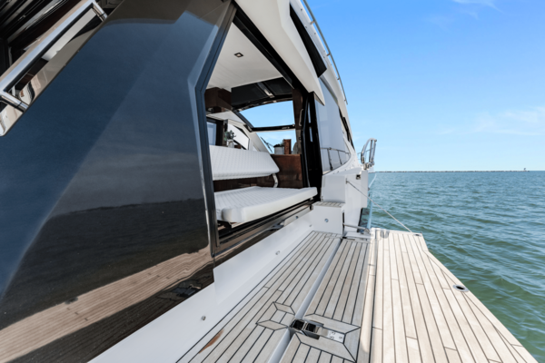 Galeon 510 SKY Yacht For Sale