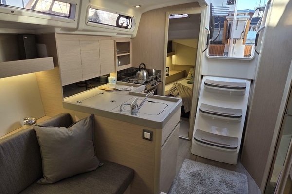 Our Trade 35ft Beneteau Yacht For Sale