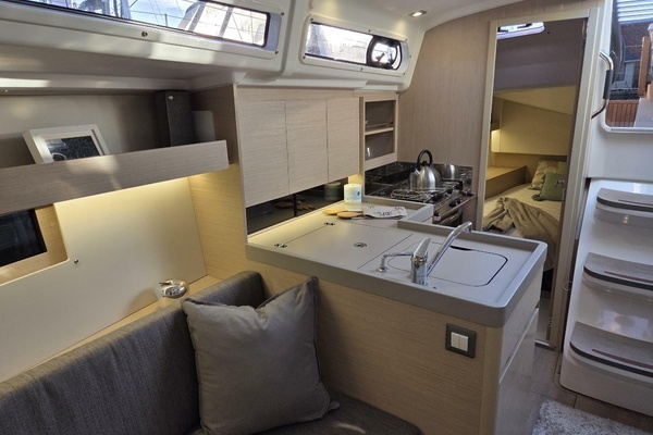 Beneteau Oceanis 34.1 Yacht For Sale