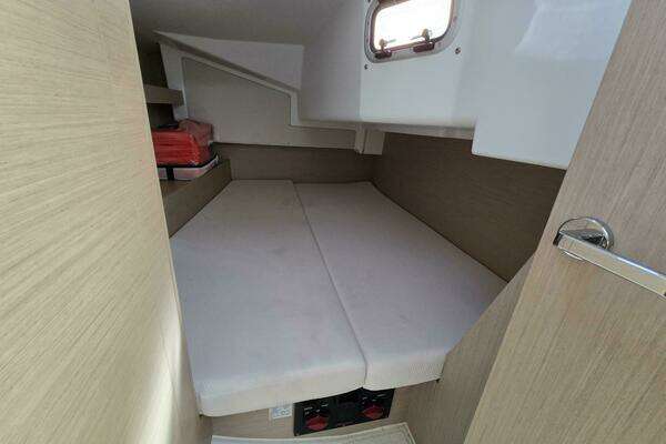 Beneteau Oceanis 34.1 Yacht For Sale