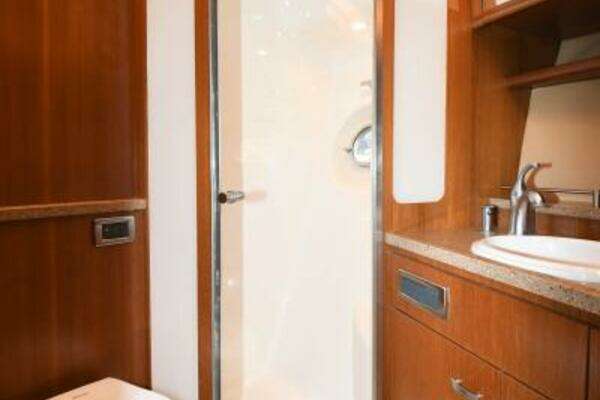 Tiara Yachts 5800 Sovran Yacht For Sale