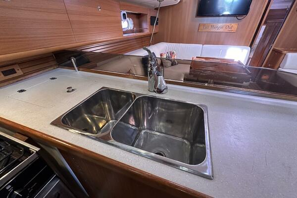 LuvHangin Out 44ft Catalina Yacht For Sale