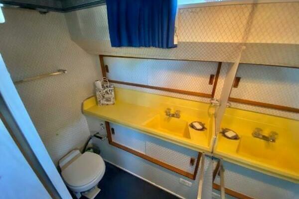 42ft Chris Craft Yacht For Sale