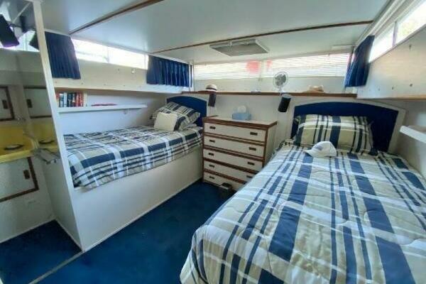 42ft Chris Craft Yacht For Sale