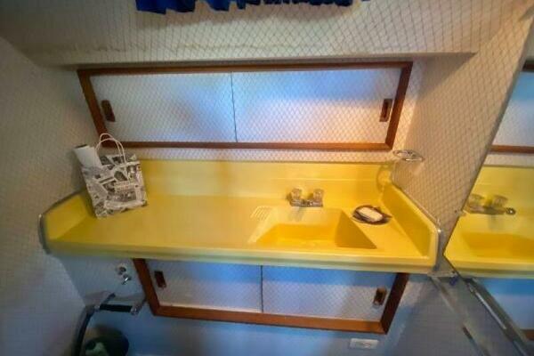 42ft Chris Craft Yacht For Sale