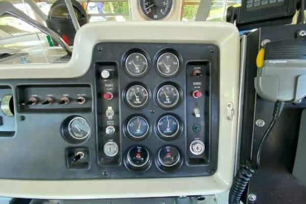 42ft Chris Craft Yacht For Sale