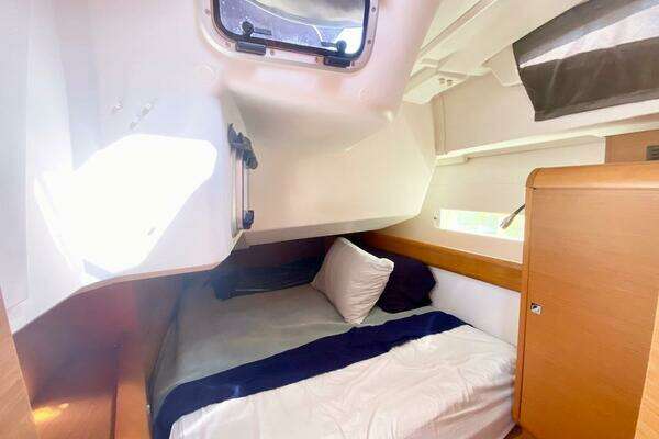 Jeanneau Sun Odyssey 479 Yacht For Sale