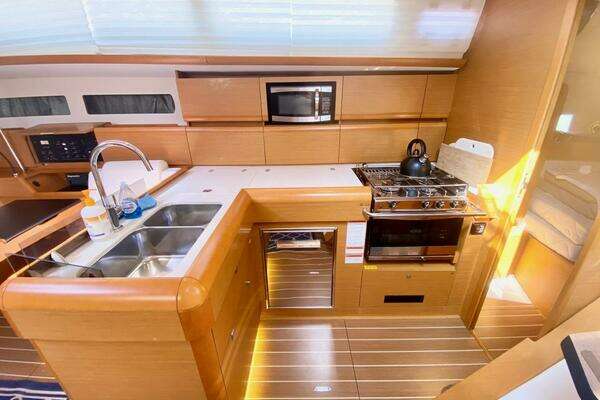 Jeanneau Sun Odyssey 479 Yacht For Sale