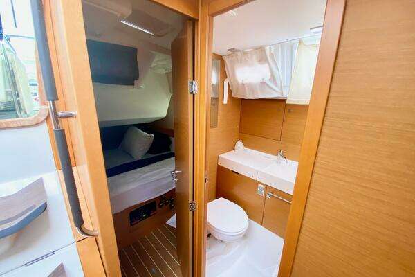 Jeanneau Sun Odyssey 479 Yacht For Sale