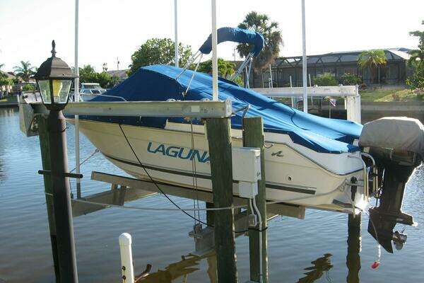 Photo of the 1997 Sea Ray Laguna