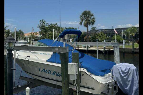 Photo of the 1997 Sea Ray Laguna