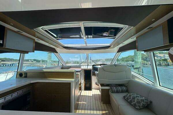 Cruisers Yachts Cantius Yacht For Sale