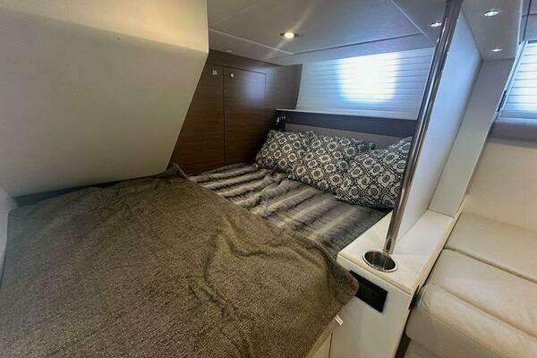 Cruisers Yachts Cantius Yacht For Sale