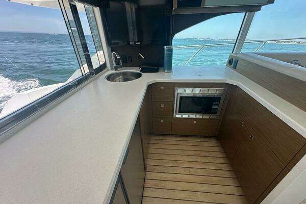 Cruisers Yachts Cantius Yacht For Sale