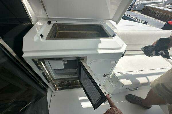 Cruisers Yachts Cantius Yacht For Sale