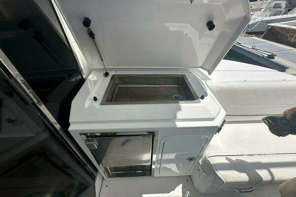 Cruisers Yachts Cantius Yacht For Sale