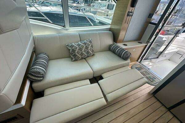 Cruisers Yachts Cantius Yacht For Sale
