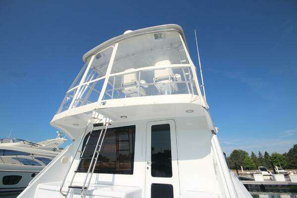 Hatteras 60 Convertible Yacht For Sale