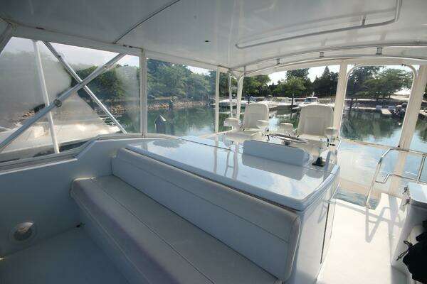 Hatteras 60 Convertible Yacht For Sale