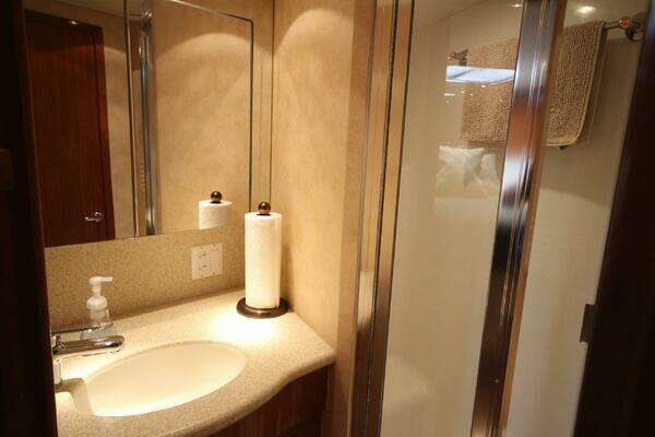 Hatteras 60 Convertible Yacht For Sale