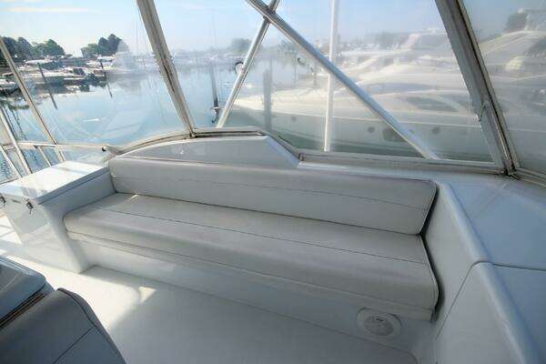 Hatteras 60 Convertible Yacht For Sale