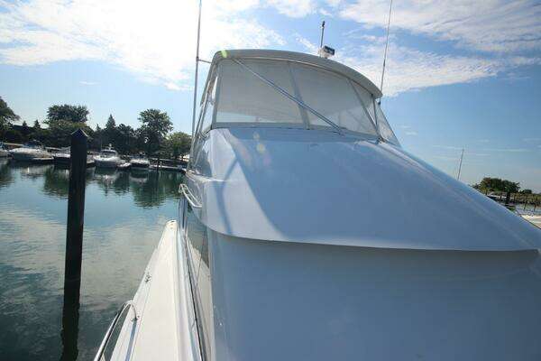 Hatteras 60 Convertible Yacht For Sale