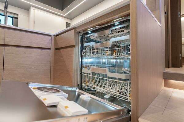 Pardo Yachts GT75 Yacht For Sale