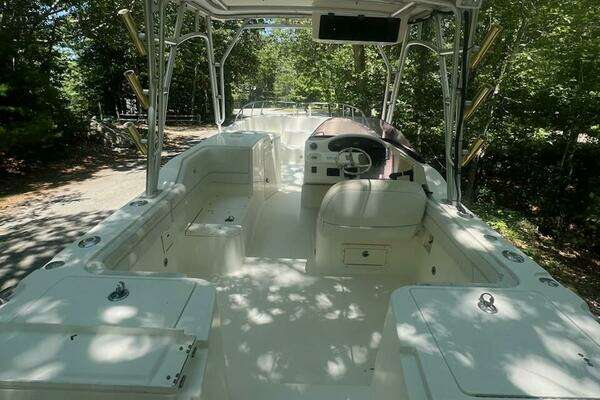 Photo of the 2007 World Cat 270 SD