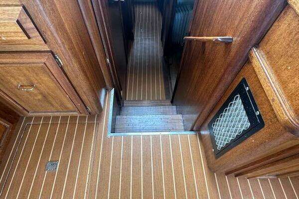 Egg Harbor 36 Yacht For Sale