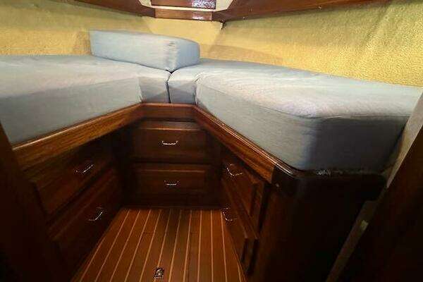 Egg Harbor 36 Yacht For Sale