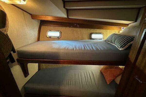 Egg Harbor 36 Yacht For Sale