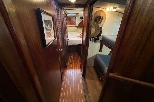 Egg Harbor 36 Yacht For Sale