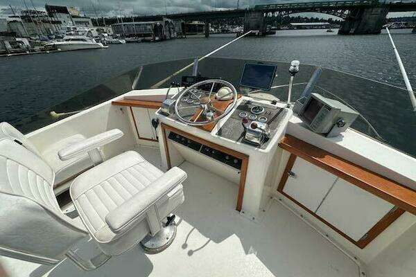 Egg Harbor 36 Yacht For Sale
