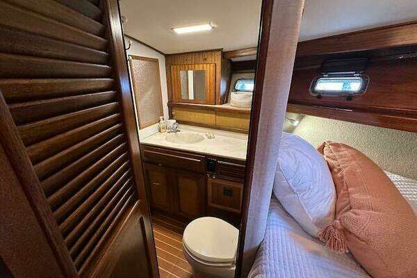 Egg Harbor 36 Yacht For Sale