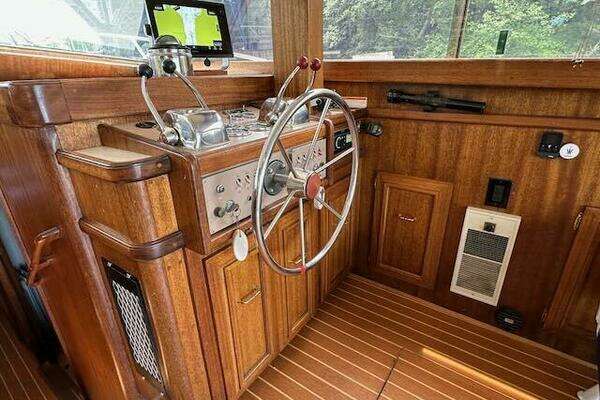 Egg Harbor 36 Yacht For Sale