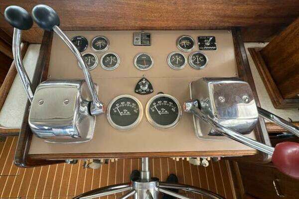 Egg Harbor 36 Yacht For Sale