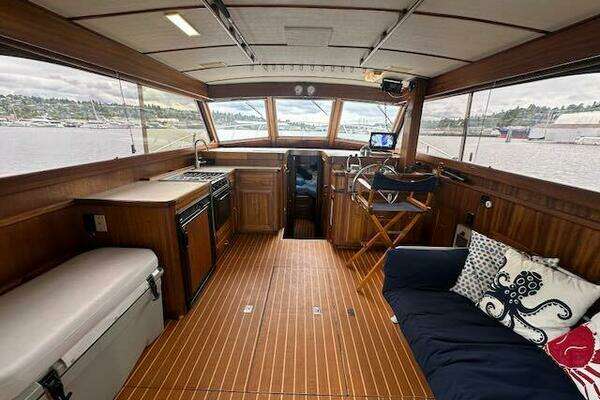 Egg Harbor 36 Yacht For Sale