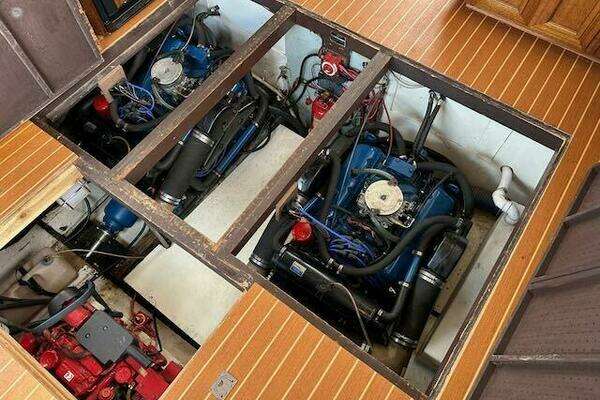 Egg Harbor 36 Yacht For Sale