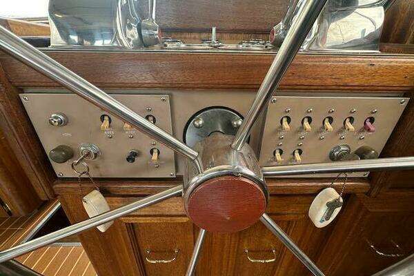Egg Harbor 36 Yacht For Sale