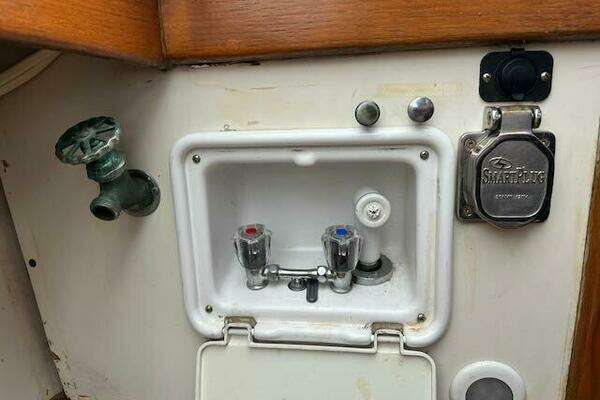 Egg Harbor 36 Yacht For Sale
