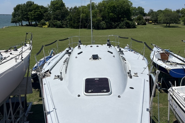 LOCO 36ft Carroll Yacht For Sale