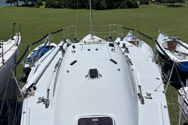 LOCO 36ft Carroll Yacht For Sale