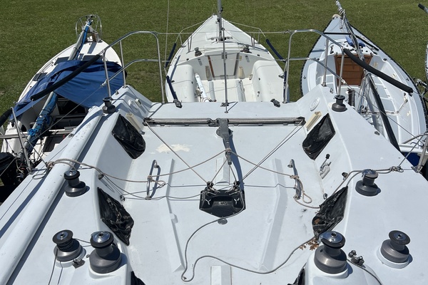 LOCO 36ft Carroll Yacht For Sale
